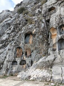 Turgi Galerii Tiina Varatalu 63 225x300